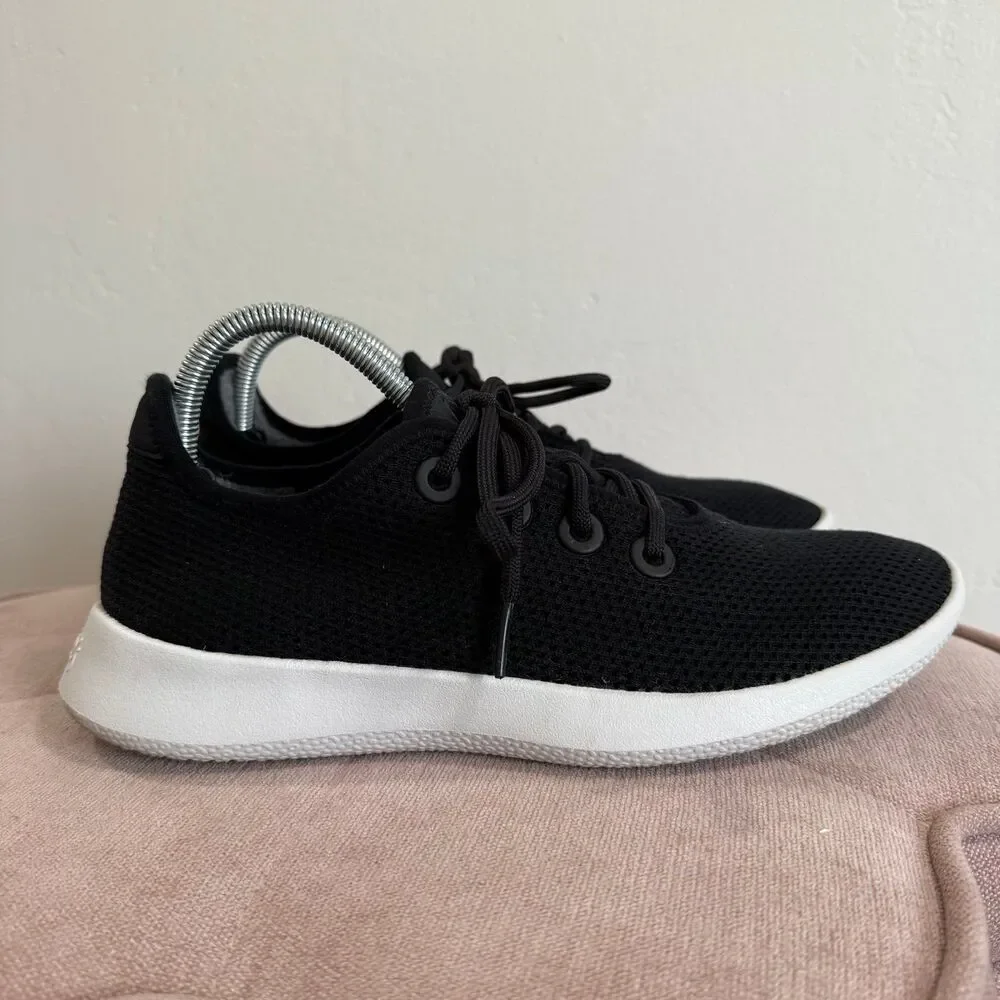 Allbirds Women’s Tree Runners in Jet Black White Sole Size 10